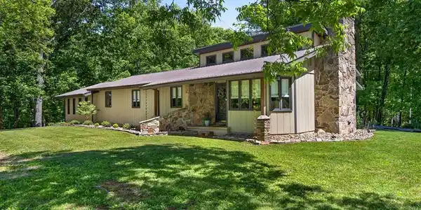 143 Griffintown Rd