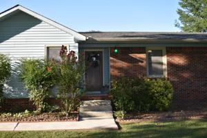 584 Westwood Ln
