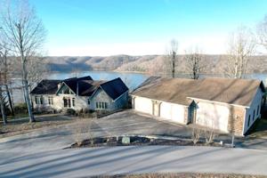 726 Mallard Pointe Rd
