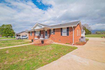 1114 N High St