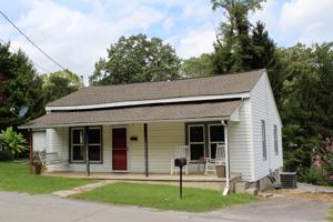 209 3rd Ave NE