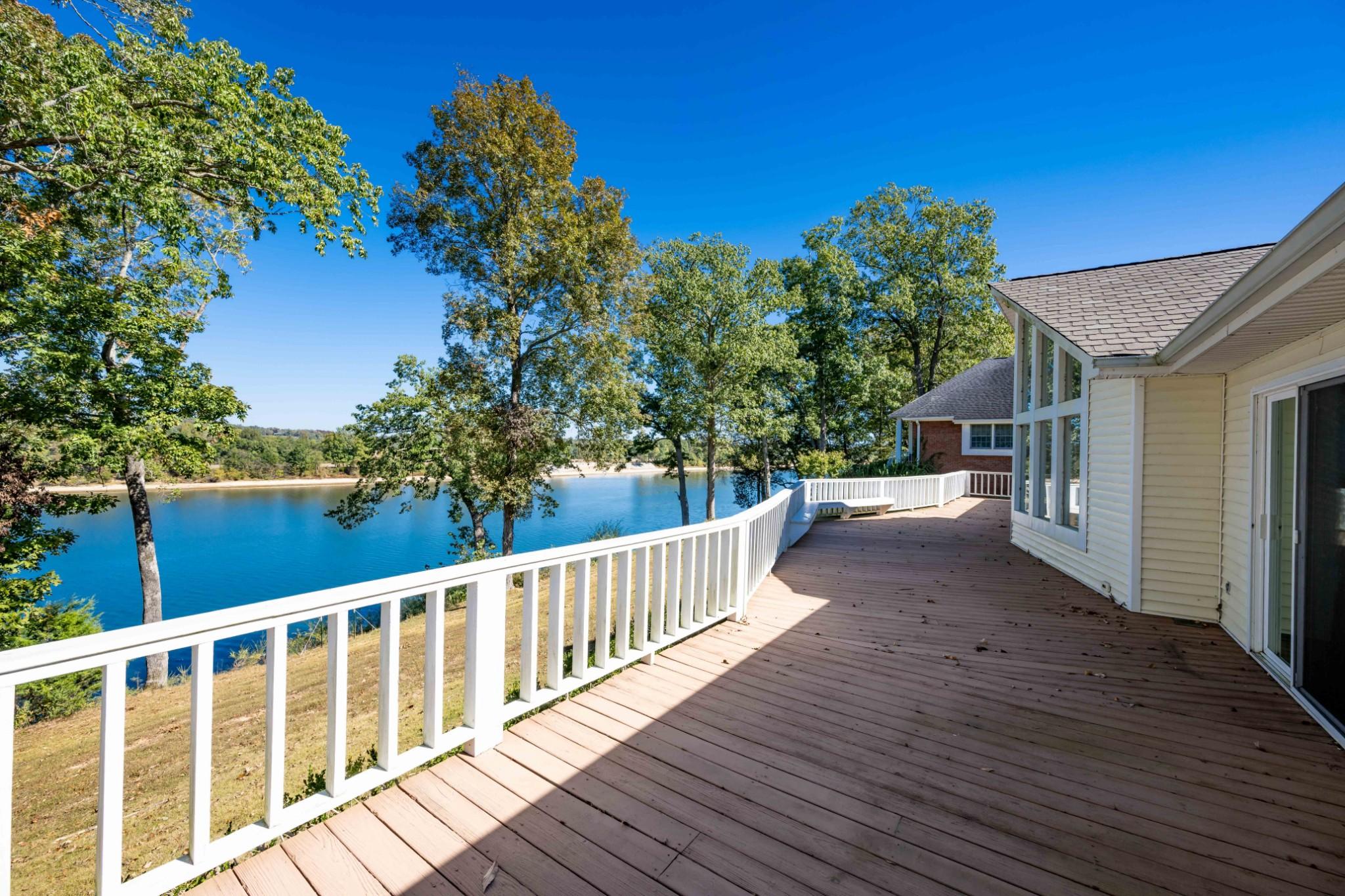 626 W Pillow St, Clifton, TN lhrmls01845463