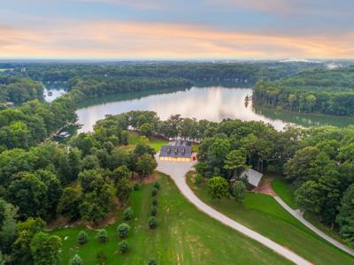 323 Sunset Cove Ln