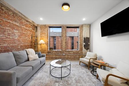 117 E 7th Street
