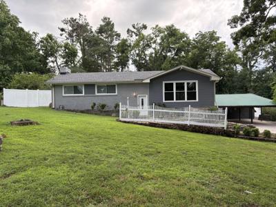 304 Hickory Dr