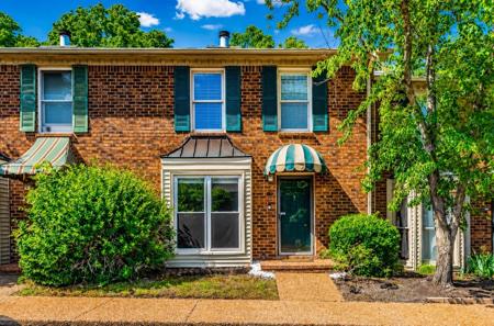 523 Williamsburg Dr