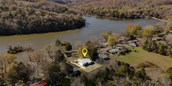 37 Lincoln Lake Rd