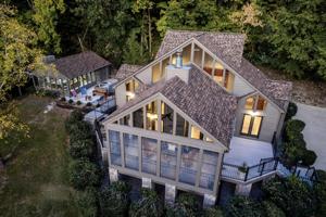 385 Harbor Pointe Dr