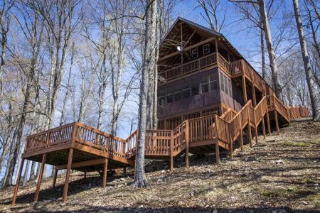 326 Harbor Dr