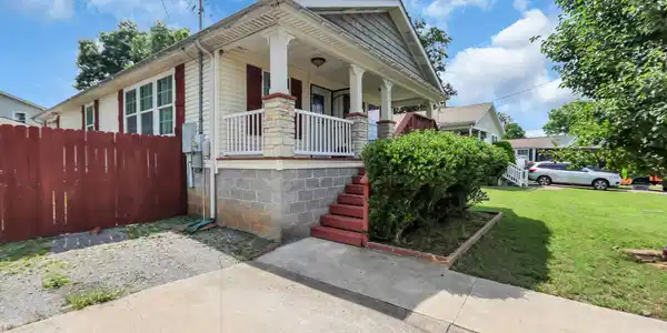 228 Oceanfront Cir S