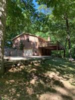 70 Lakeview Ln