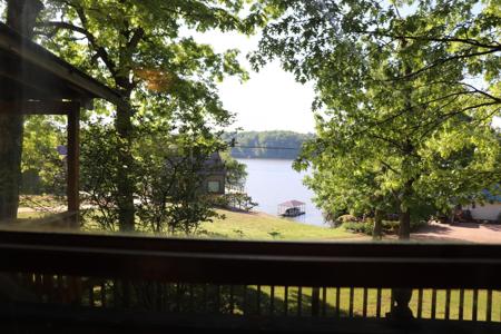3 Lookout Ln