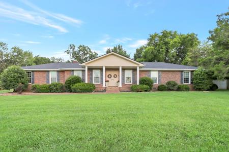 4025 Lake Pkwy