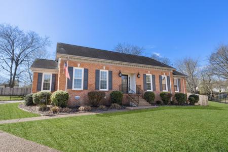 114 Hickory Trl