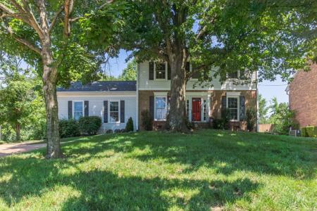 128 Devonshire Trl