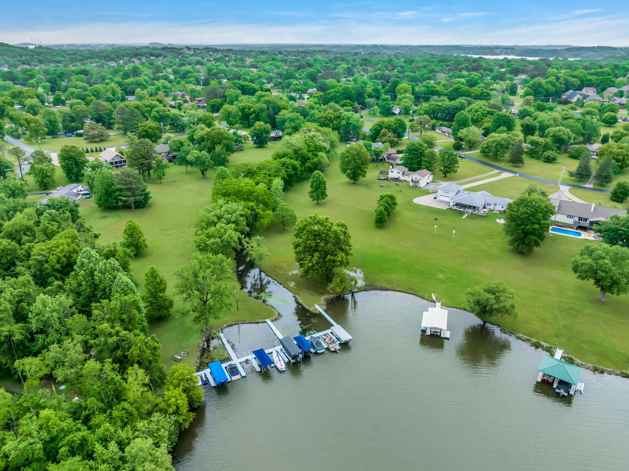 118 Lake Terrace Dr, Hendersonville, TN lhrmls01749379