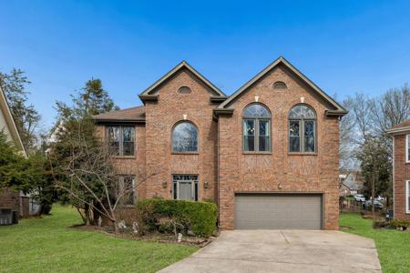 2213 S Ashford Ct