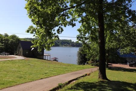 7 Lookout Ln