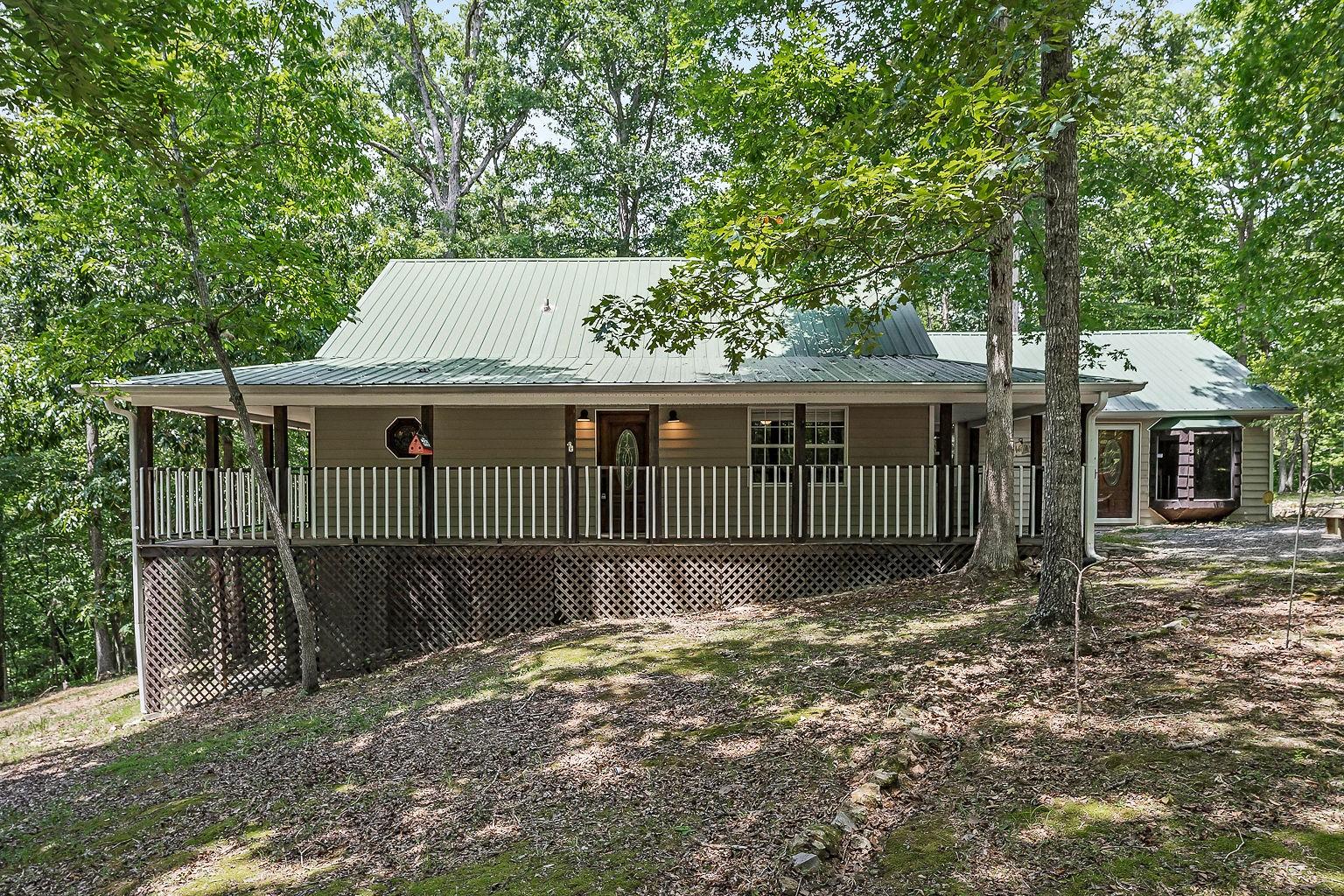 1678 Four Seasons Dr, Smithville, TN lhrmls01725418