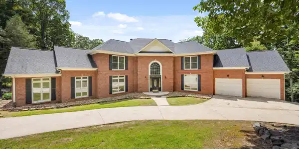 310 Bluffs Road N