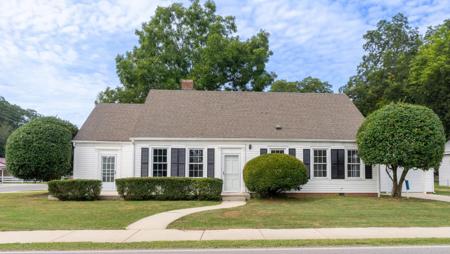 301 Cedar St N