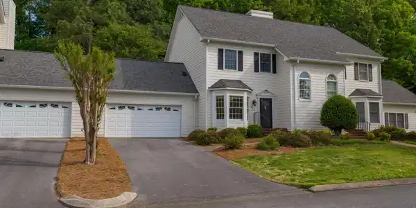 1014 Ariel Lane