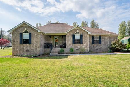 387 Fairview Cir