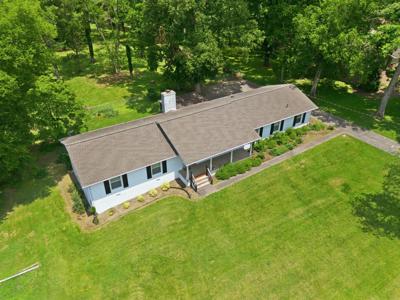 208 Lake Terrace Dr