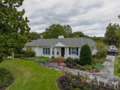 1705 Carroll Lane
