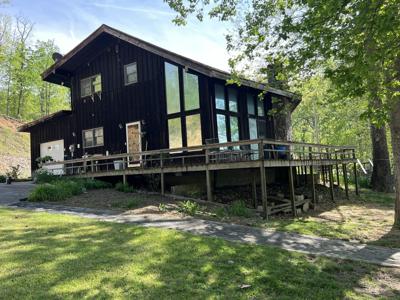233 Arrowhead Dr