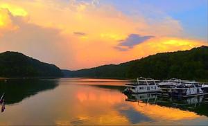 128 Lakeview Dr