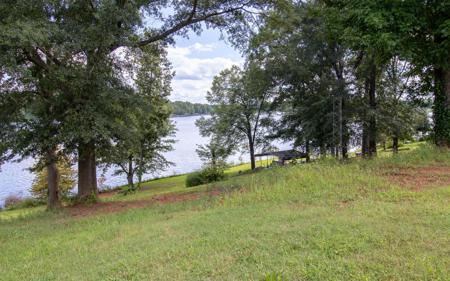 131 Hickory Hill Dr