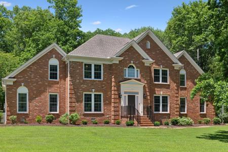 3208 Thoroughbred Dr