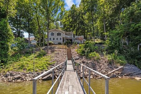 600 Stirling Rd