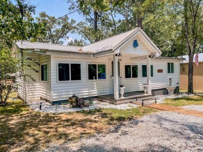 62 Foster Dr