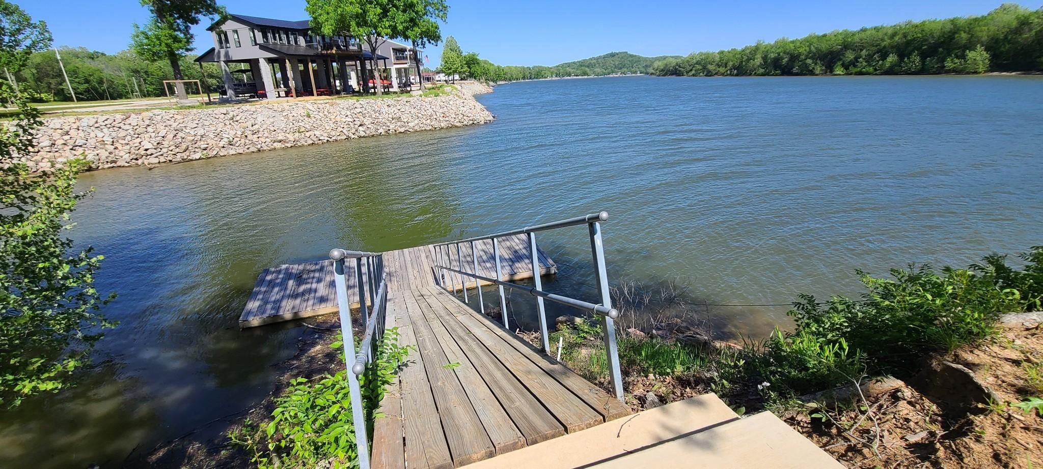 934 Lexi Ln, Clifton, TN lhrmls01983459