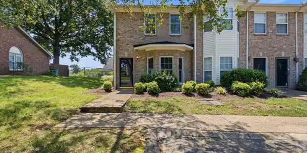 196 Lakebrink Dr