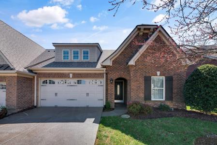 1009 Club View Dr