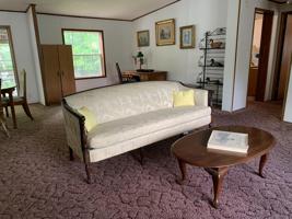 242 Hermitage Cir