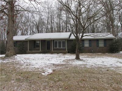 64 Woodland Way