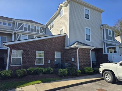 708 Bracken Trl
