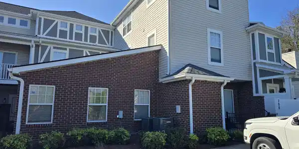 708 Bracken Trl