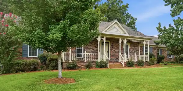 3204 Brookmont Cir