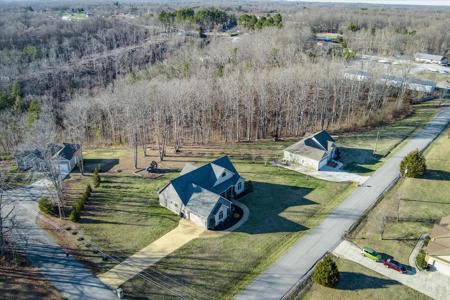 180 Treasure Hill Dr