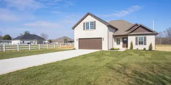 381 Copperas Creek Rd
