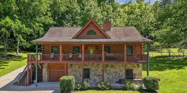 110 Baymont Dr