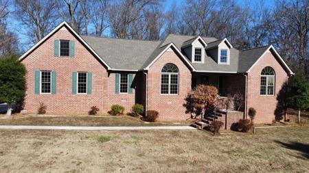 281 Holly Dr
