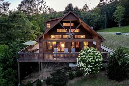 200 Deerwood Ct