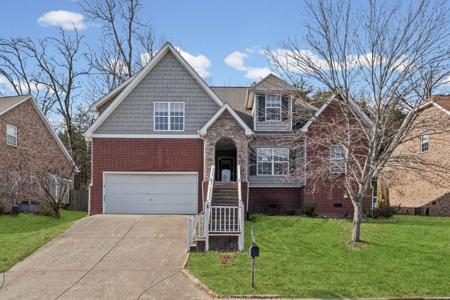 1812 Woodland Pointe Dr