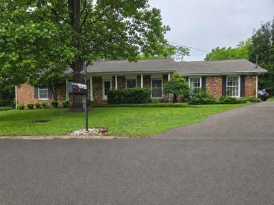 3824 Lake Aire Ct